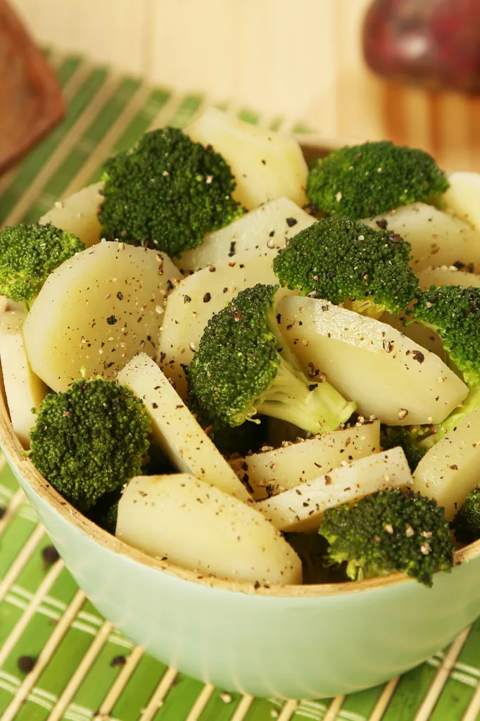 recetas>snacks>papas en rodajas al vapor con brocoli papasenrodajasalvapor